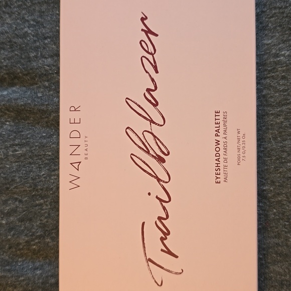 BRAND NEW WANDER BEAUTY TRAILBLAZER PALETTE - Picture 3 of 11